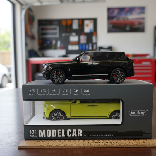 1:24 Scale Die-Cast Luxury SUV Model Car